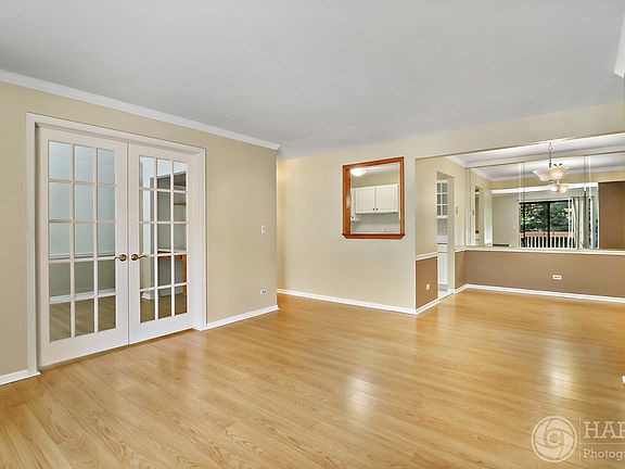 4th image of 820 N Lakeside Dr APT 2B