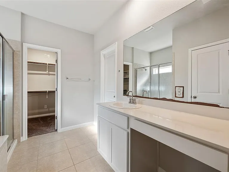 13724 Fallsprings Way — Photo 7
