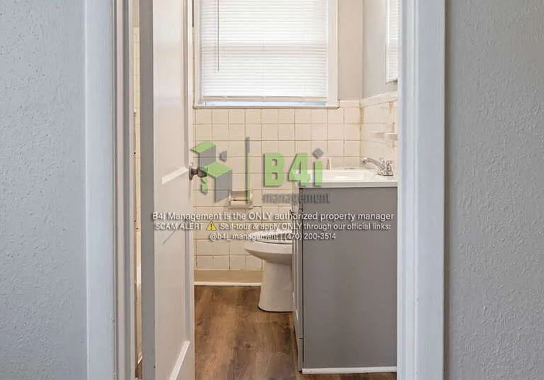 2344 Banks Ave — Photo 11