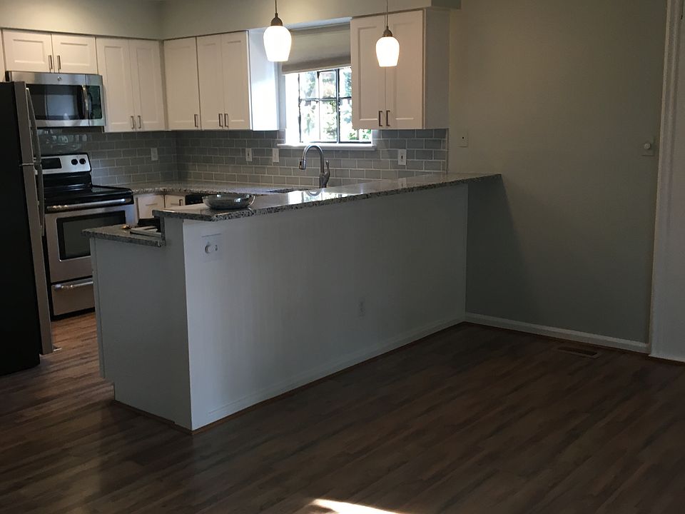 New kitchen with granite 