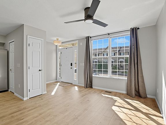 5th image of 388 Oxford Oak Dr