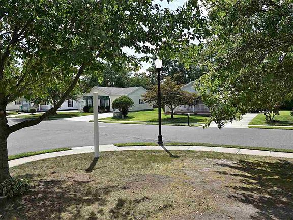 5th image of 114 Medinah Ave