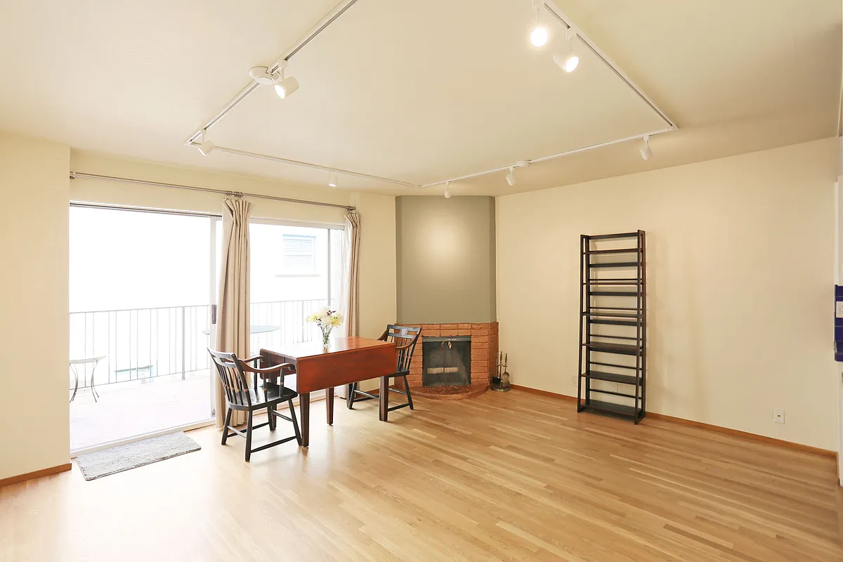 Building Photo - 439 Greenwich St #3A