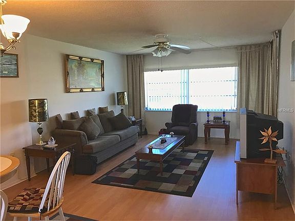 3rd image of 4650 Cove Cir APT 205