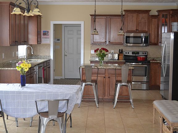 Large Kitchen with Island