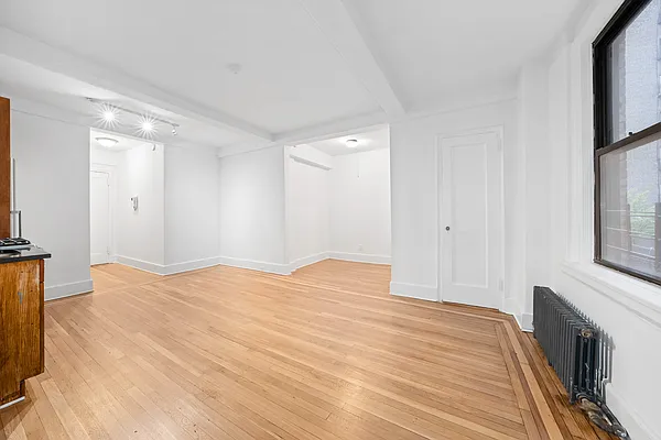 Rented by Douglas Elliman | media 7