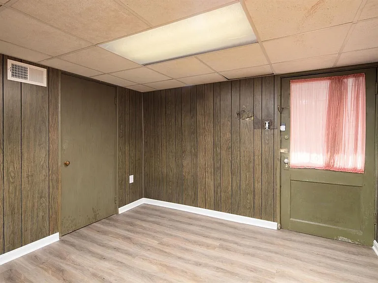 1220 Hammond Ave — Photo 19