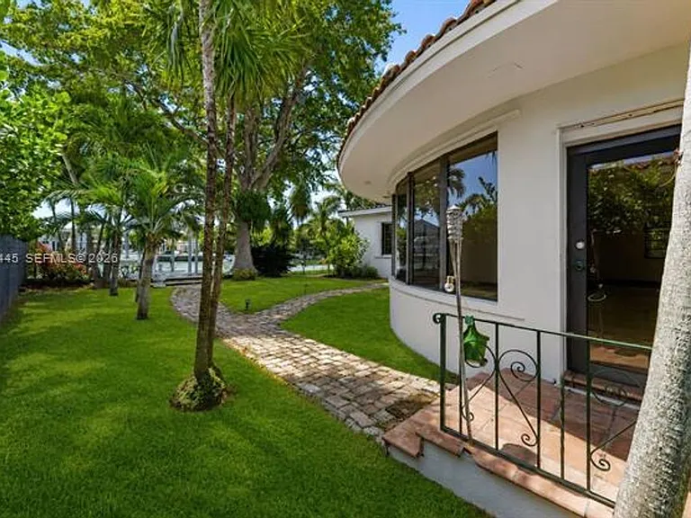 540 S Shore Dr — Photo 5