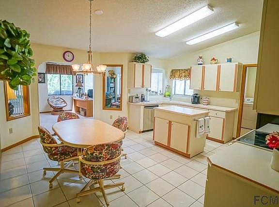 5th image of 92 Westfield Ln