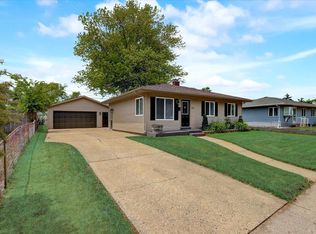 8620 16th Ave, Kenosha, WI 53143