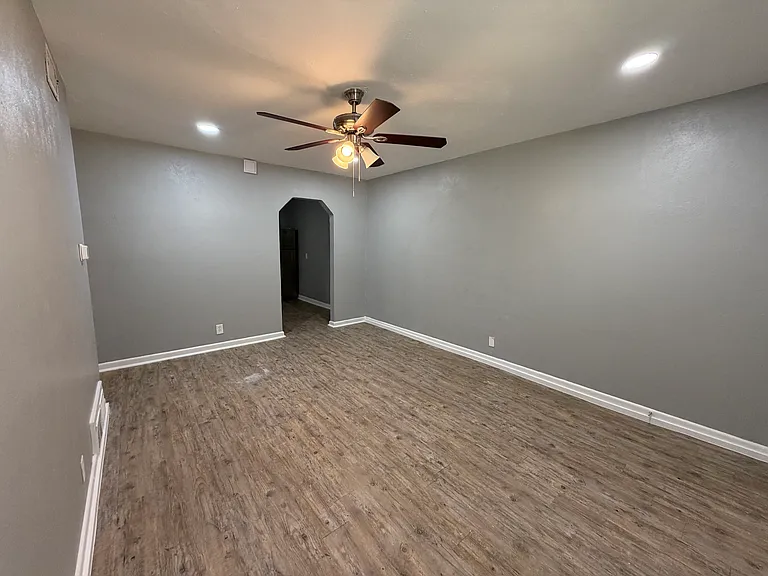 2505 Normont Cir — Photo 3