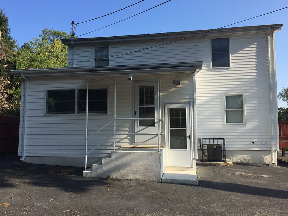 1st image of 320 Fork Dr