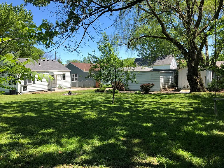 13603 Kirton Ave — Photo 30