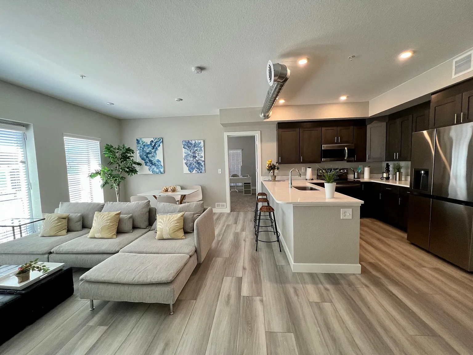 10020 E Girard Ave — Photo 2