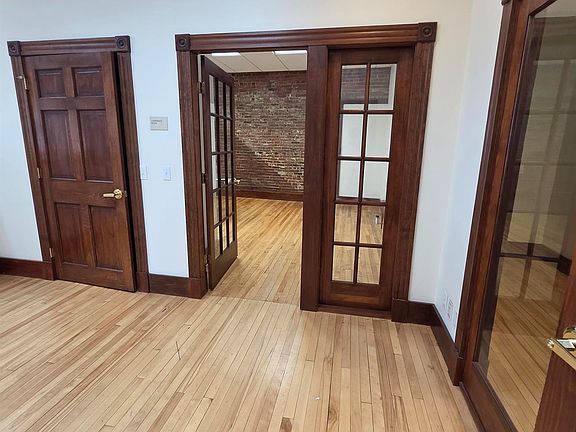 4th image of 88 Hammond St #500