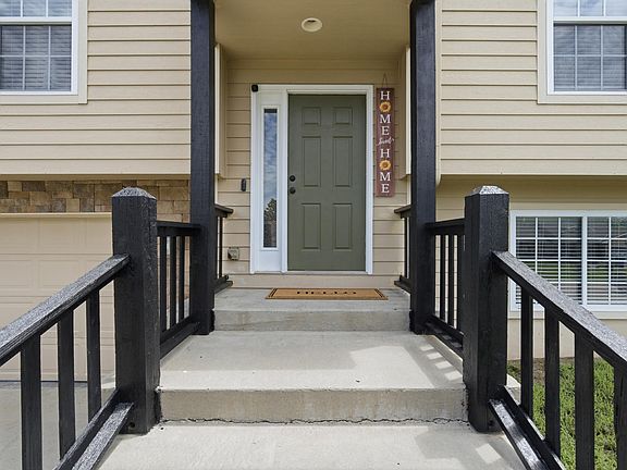 3rd image of 1227 Oakview Dr