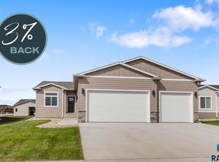 9208 W Counsel St, Sioux Falls, SD 57106