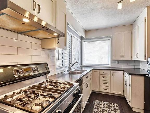 4th image of 406 Karn St