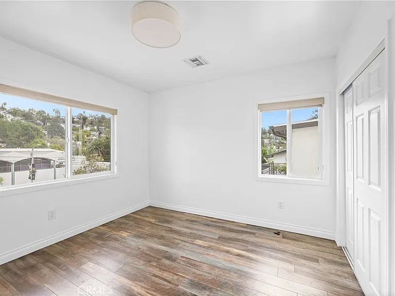 2211 Hyperion Ave — Photo 7