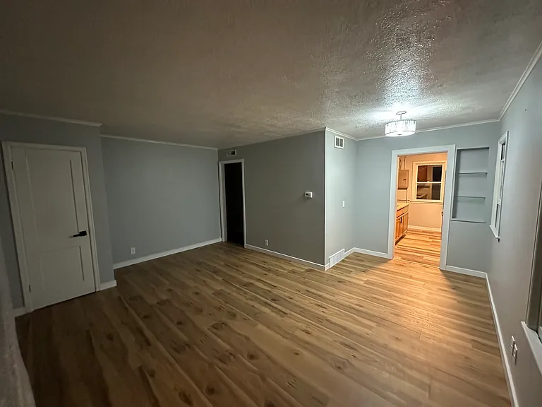 2916 S Summit Ave — Photo 15