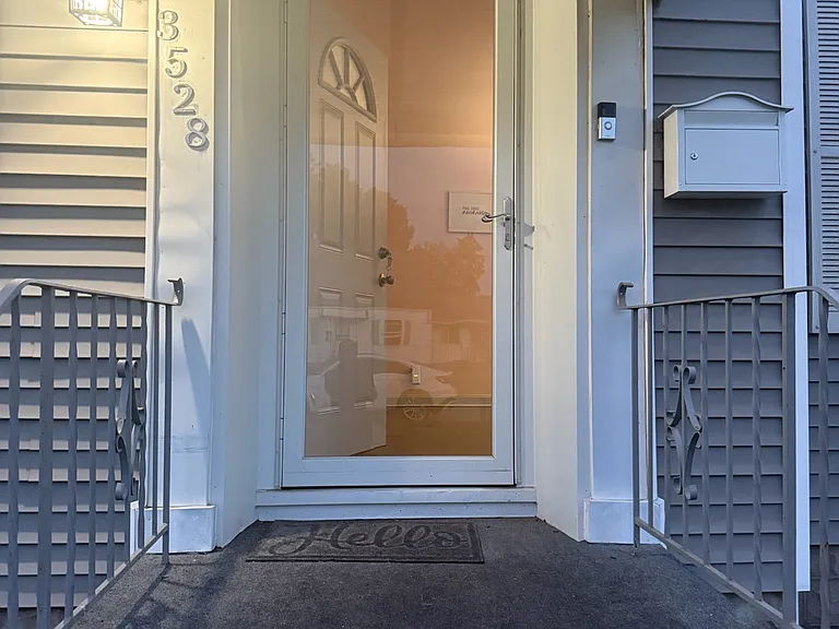 3528 Fillmore St — Photo 1
