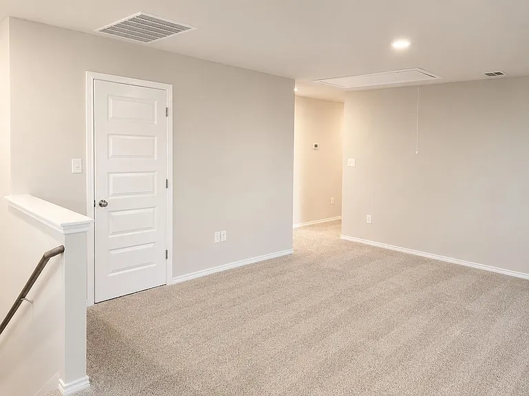 2156 Griffith Dr — Photo 7