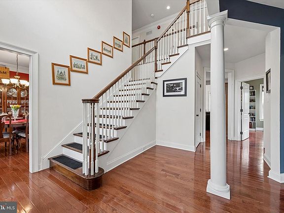 4th image of 301 Jennifer Ln