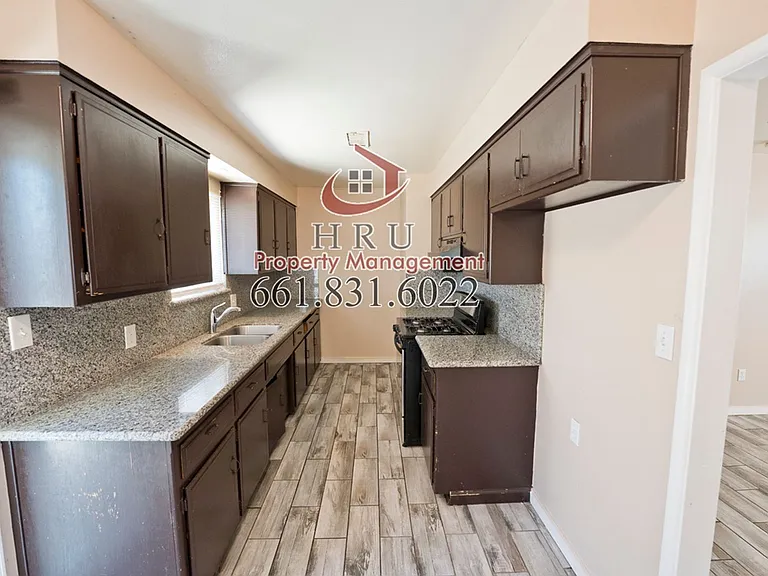 1821 Lacey St — Photo 7
