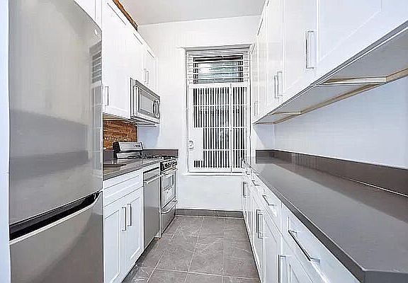 3rd image of 360 W 127th St #1EE
