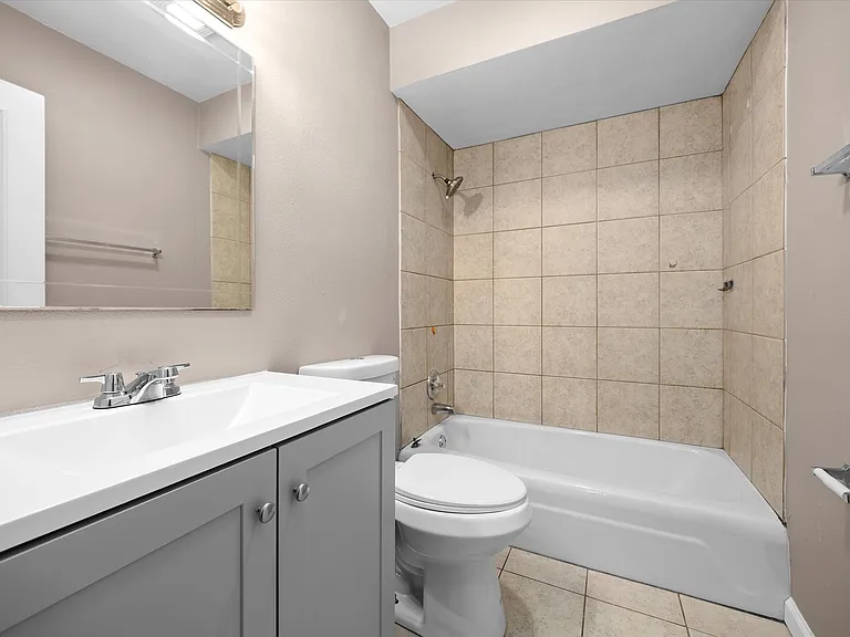6 Manor Dr #2 — Photo 5