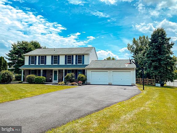 2nd image of 3004 Cardinal Ln