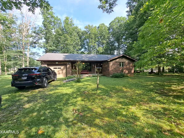 208 Betty Jane Ln, Oneida, TN 37841