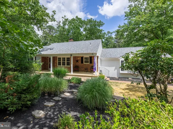 3 Village Ct, Medford, NJ 08055