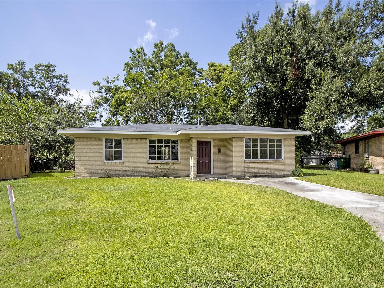 3 bed, 2.0 bath, 1316 sqft, $1,525 — Photo 2