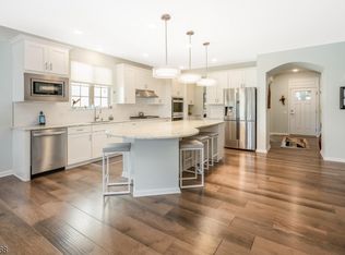 60 Sullivan Rd, Flemington, NJ 08822