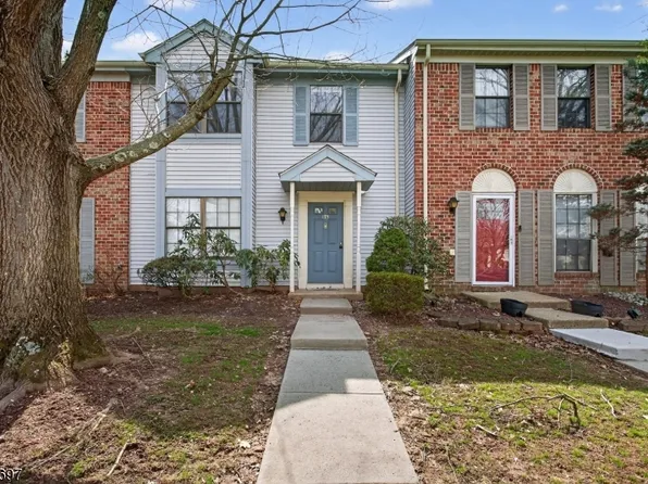 66 Pear Tree Ln, Franklin Twp., NJ 08823