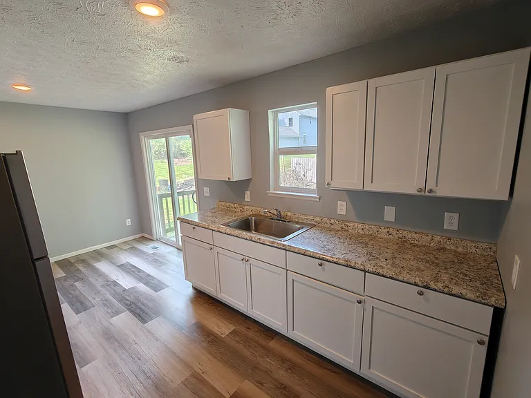 405 Homestead St — Photo 11