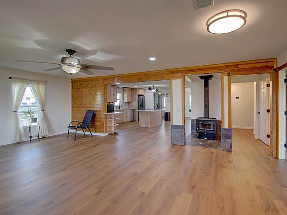 3rd image of 3559 Springfield Rd