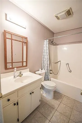3 bed, 2.0 bath, 1121 sqft, $1,200 — Photo 4