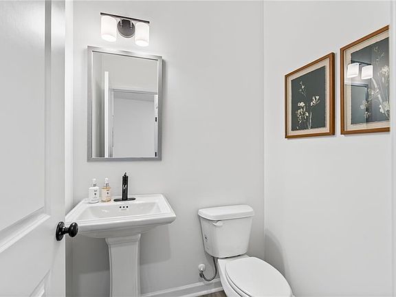 4th image of 3291 Pepperpike Ct