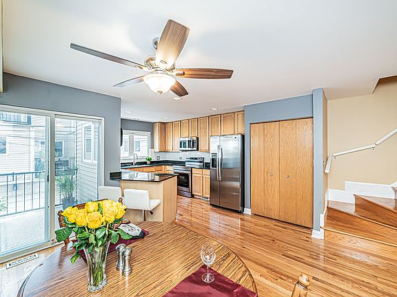 3rd image of 4915 W Gunnison St #C
