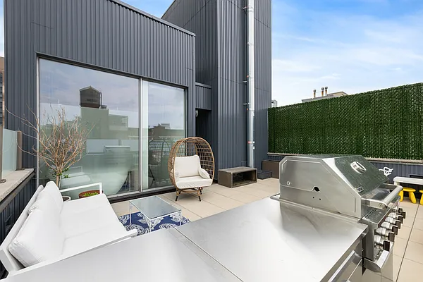 Rented by Keller Williams NYC | media 19