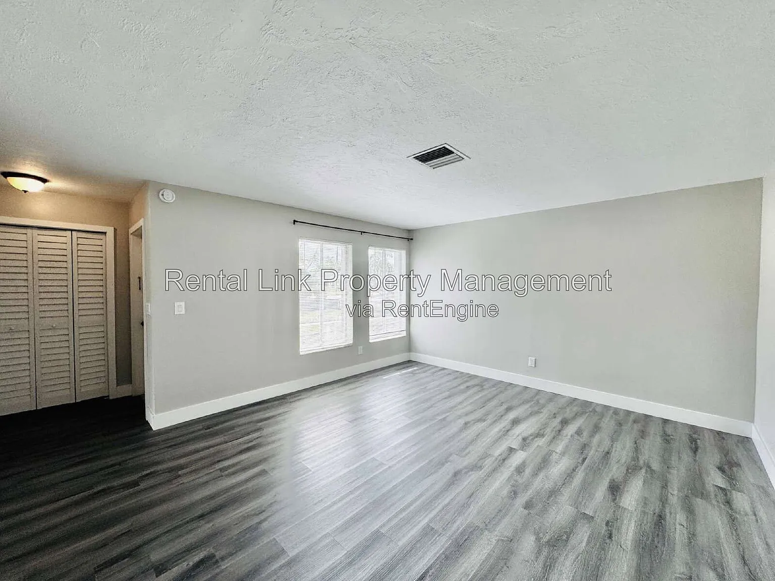 2 bed, 2.0 bath, 1353 sqft, $1,550 — Photo 4