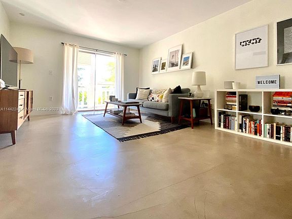 5th image of 1033 Lenox Ave APT 202