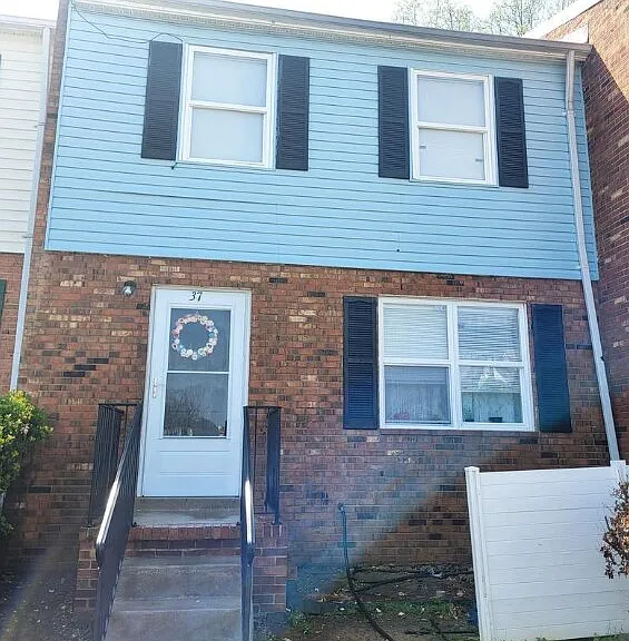 37 Bristol Ct — Photo 1