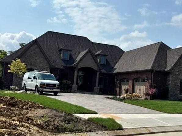 380 Crown Point Cir, Crestview Hills, KY 41017