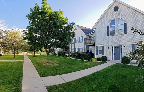 1st image of N25W24037 River Park Dr