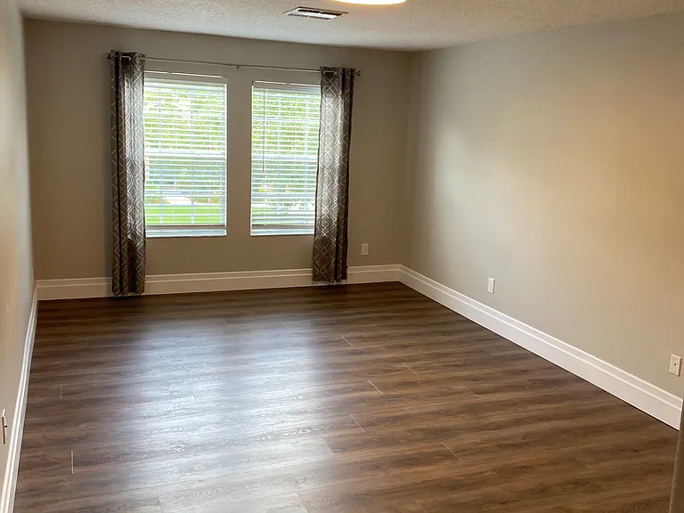 Bonus Room (Upstairs)