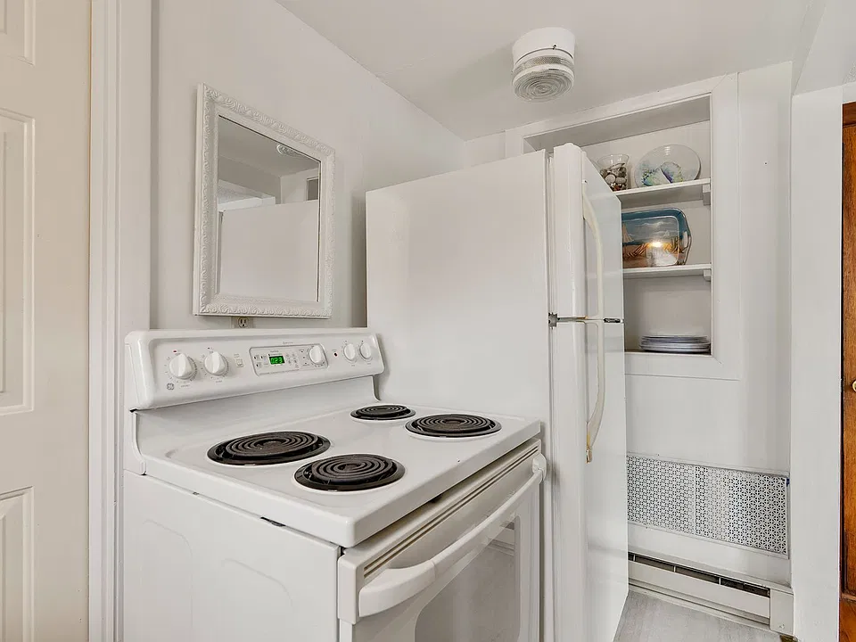 Winter Rental: Garden By The Sea