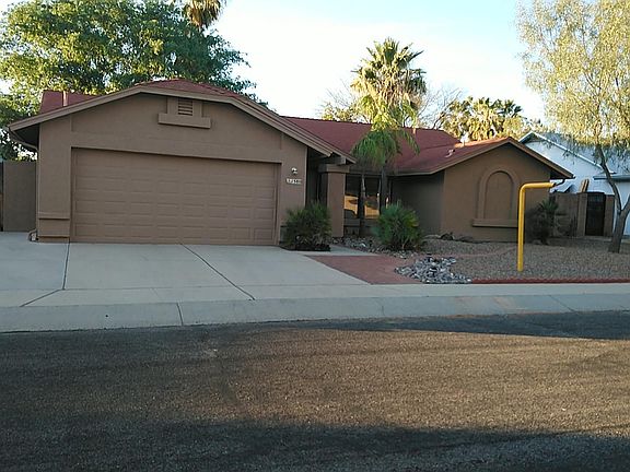 2nd image of 1580 W Canyon Shadows Ln